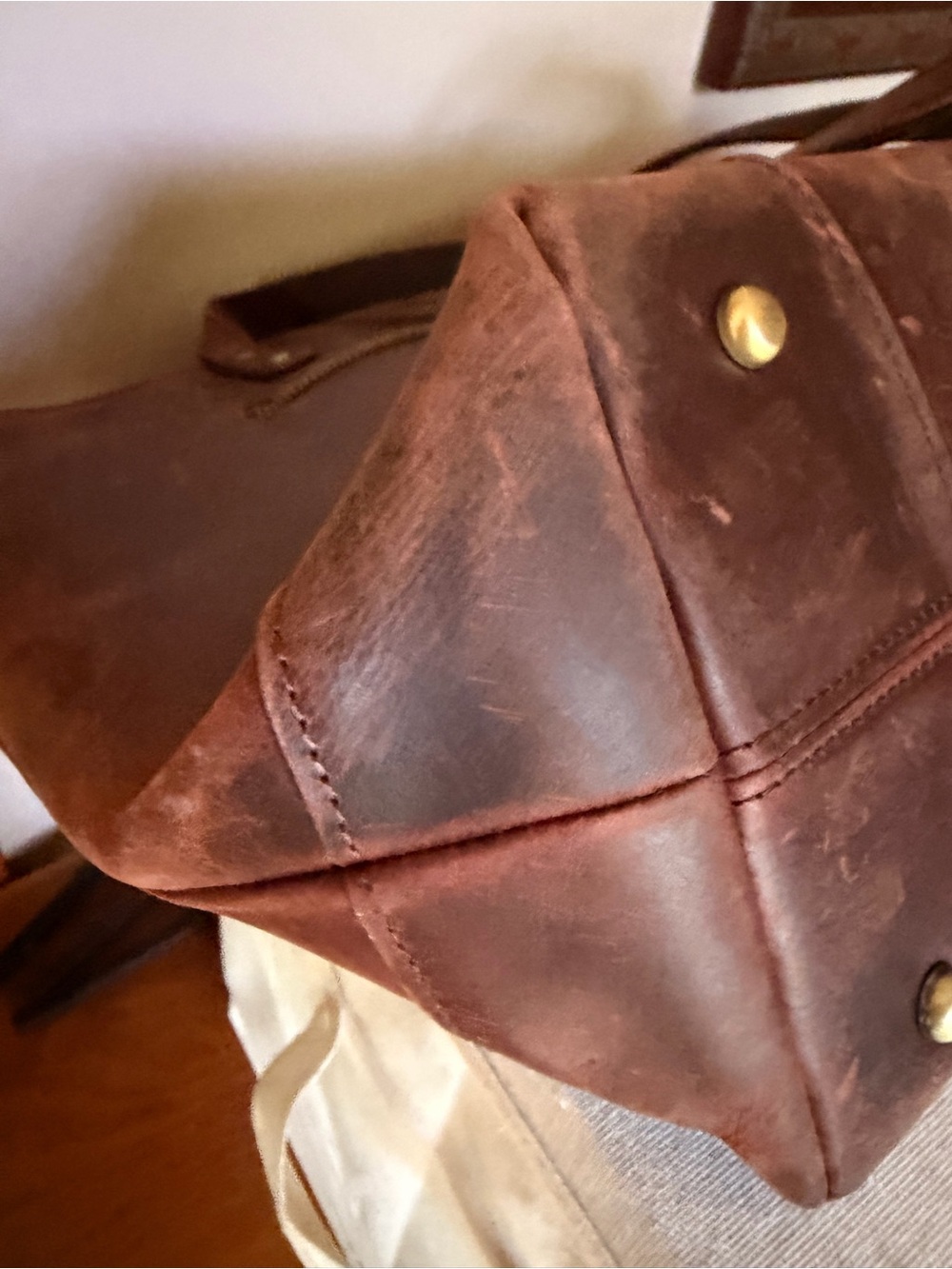 Classic Brown Leather Tote Bag - Versatile Everyday Carry - Picture 7 of 8